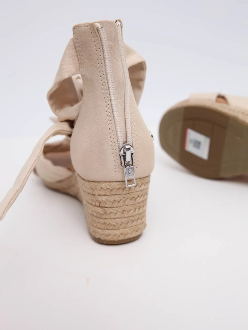UGG Women's Yarrow Espadrille Wedge Sandals Size 8